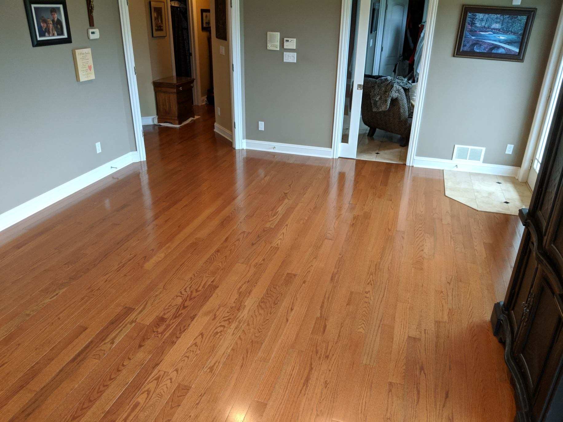 Prefinished hardwood, 3 1.4 inch solid, medium brown color, red oak specie Creative Floors